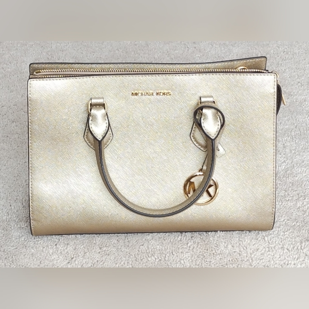 Michael Kors Sheila Medium Pale Gold Faux Leather. Strap Included New With Tag